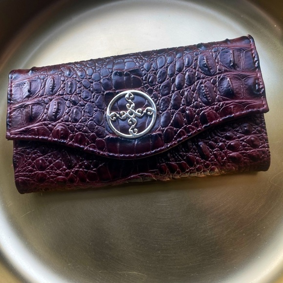 STAUER Crocodile Embossed Wallet